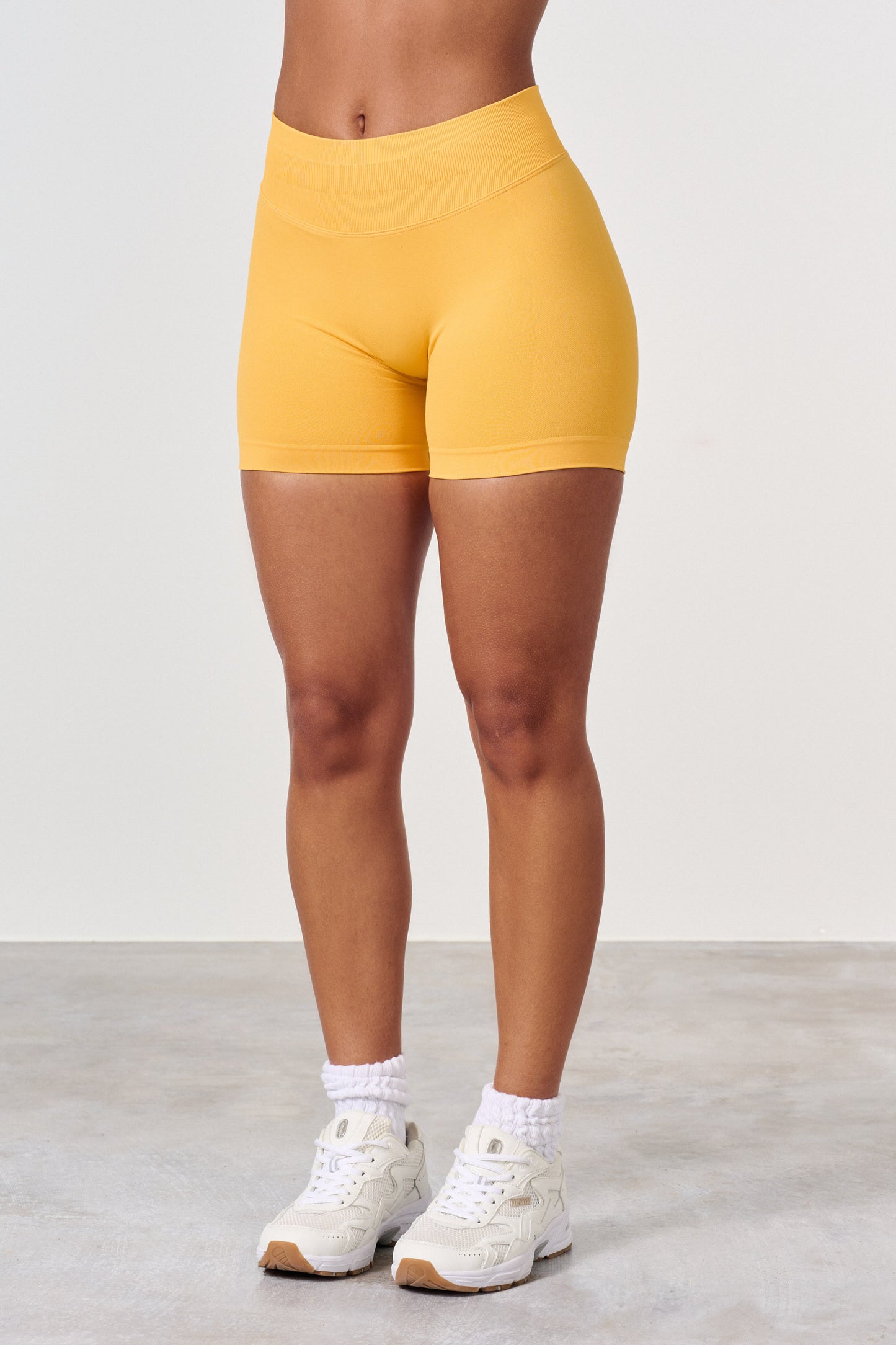 Sculpt Scrunch Shorts - for dame - Famme - Shorts